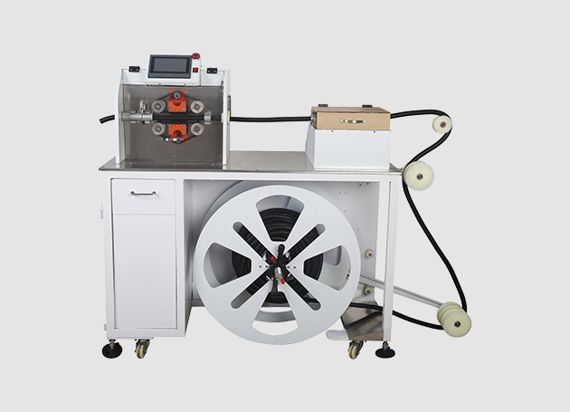 Automatic cutting bellows machine